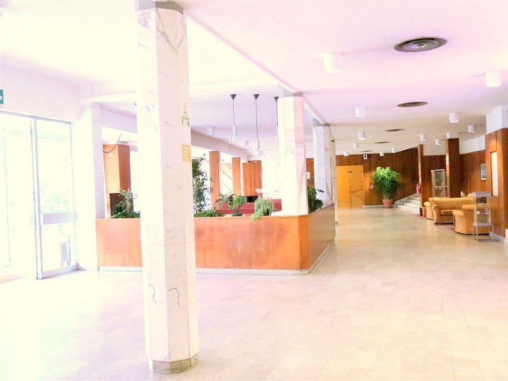 טירניה Grand Hotel Golf מראה חיצוני תמונה