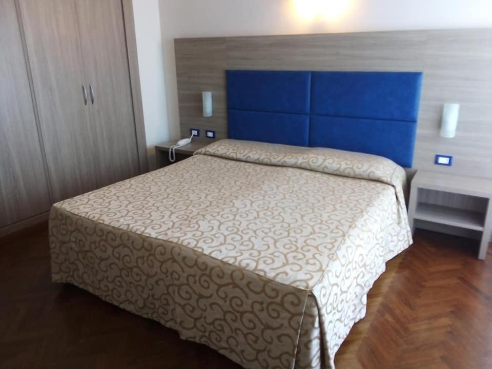 טירניה Grand Hotel Golf מראה חיצוני תמונה