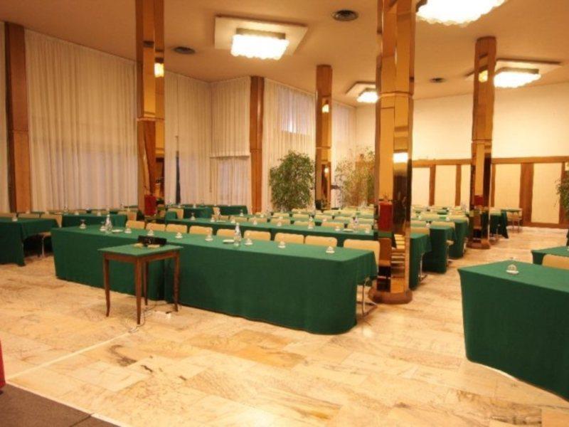 טירניה Grand Hotel Golf מראה חיצוני תמונה