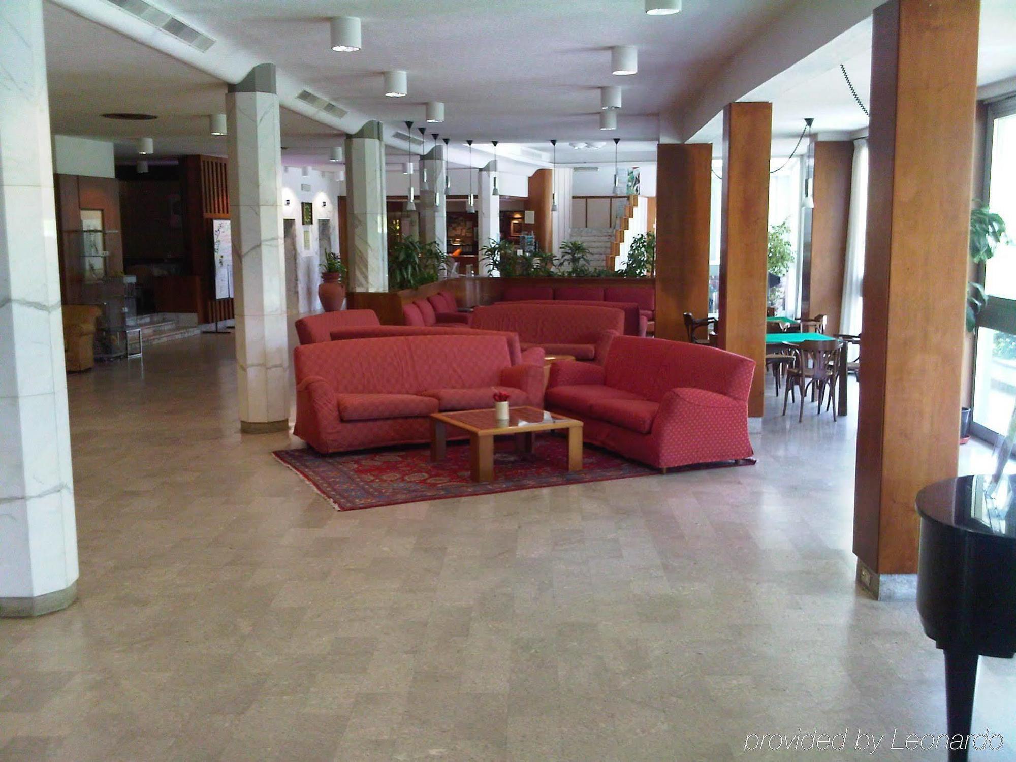 טירניה Grand Hotel Golf מראה פנימי תמונה