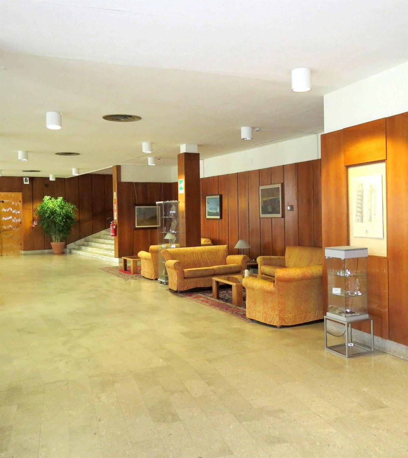 טירניה Grand Hotel Golf מראה חיצוני תמונה