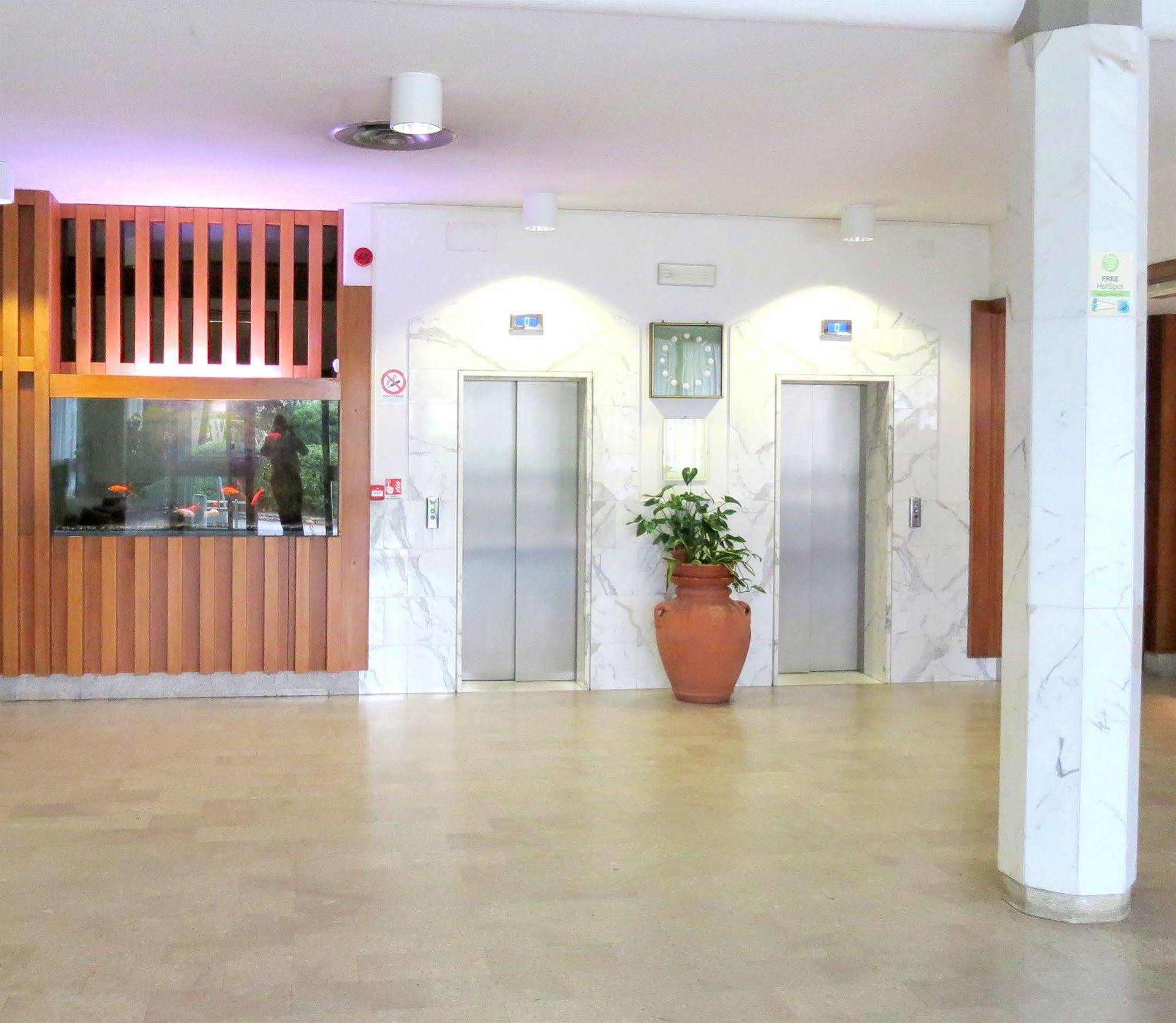 טירניה Grand Hotel Golf מראה חיצוני תמונה
