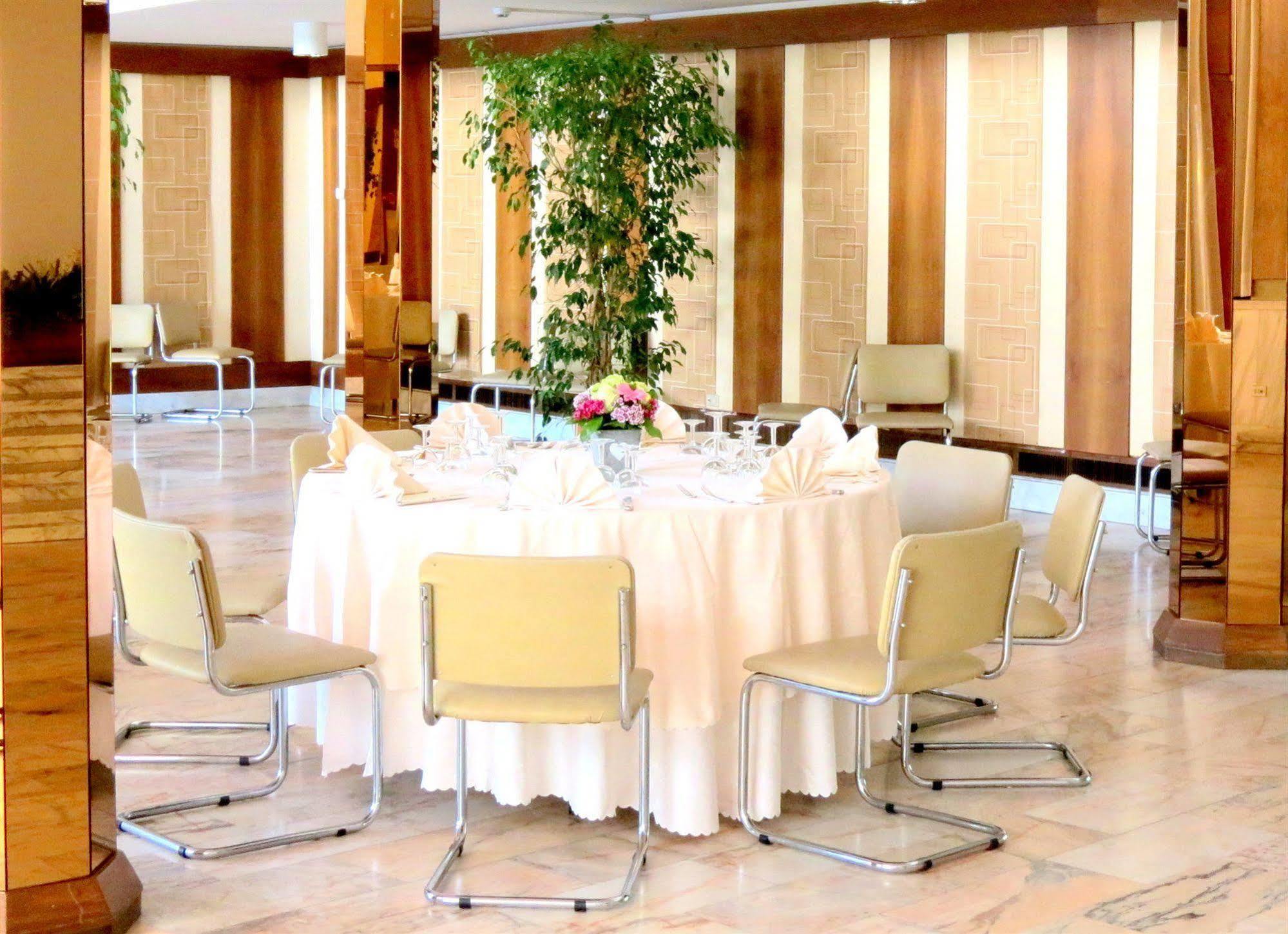 טירניה Grand Hotel Golf מראה חיצוני תמונה