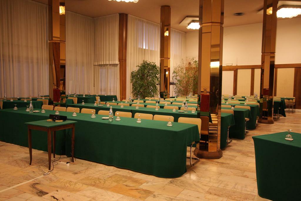 טירניה Grand Hotel Golf מראה חיצוני תמונה